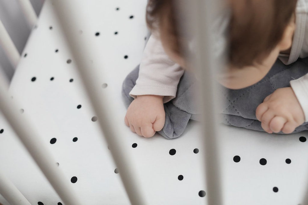 Sleepee Cot Bed Fitted Sheet - Dots (2 sizes)
