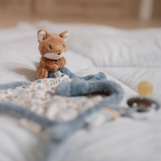 Little Dutch Cuddle Cloth Print Fox - Forest Friends, soft comforter for babies with crinkly textures, labels, and a pacifier attachment loop.