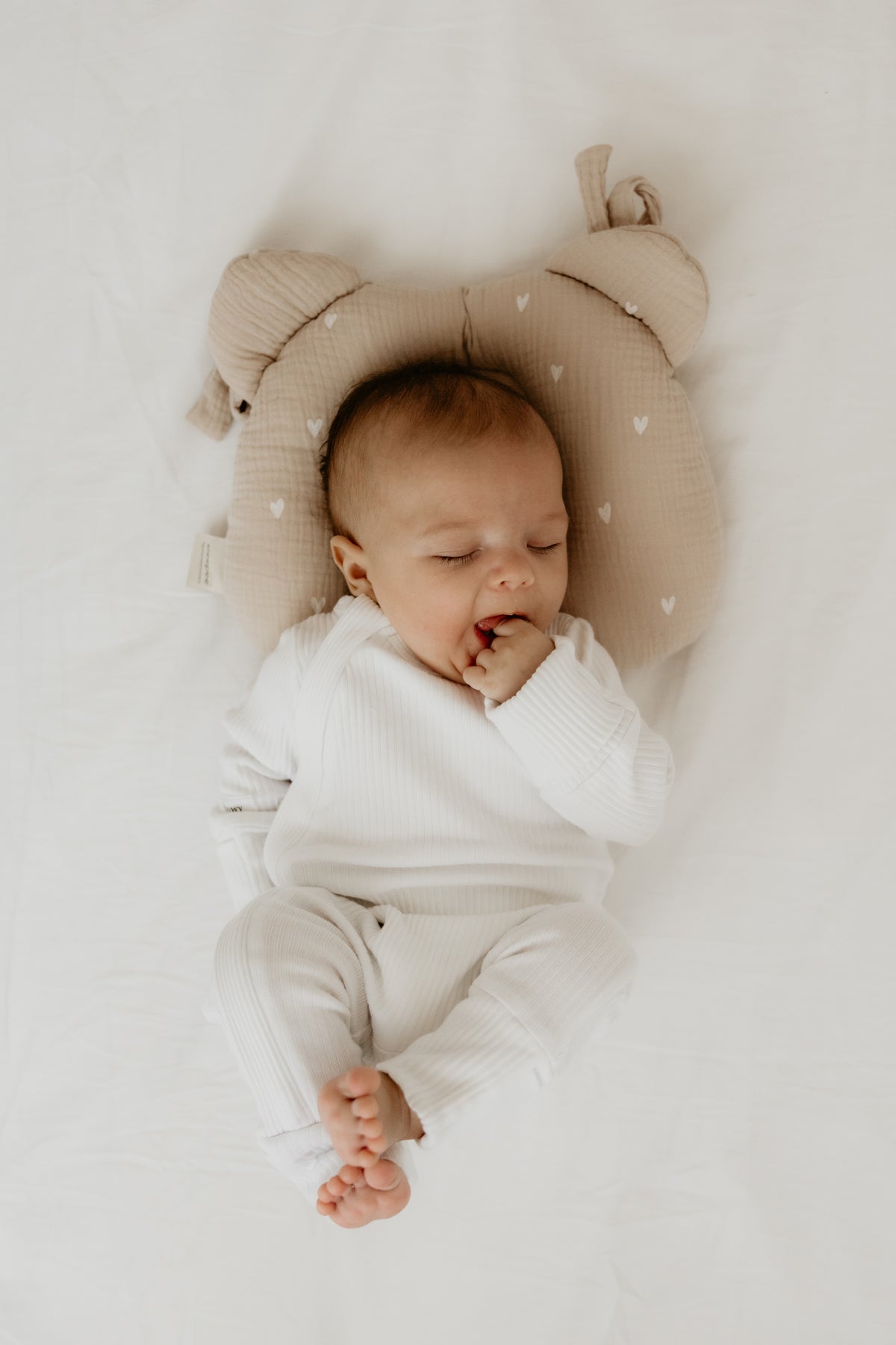 NEW muslin pillow with indent