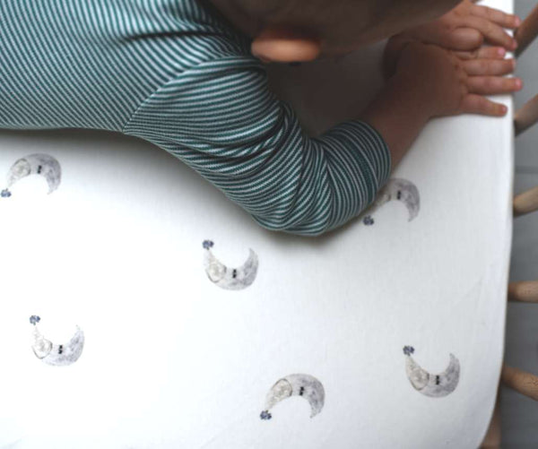 Cot bed fitted sheet - Moon  (60x120)